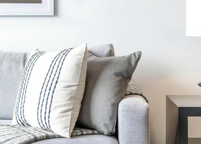 Landing Modern With Amazing Amenities Apartment *