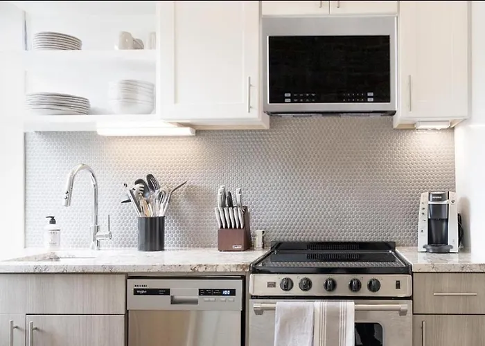Landing Modern With Amazing Amenities * Litchfield Park